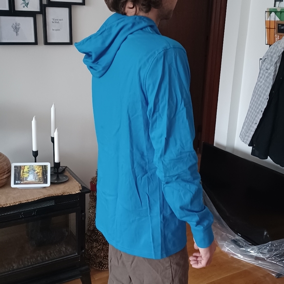 🆕️ NWT Champion Logo Blue Hooded Long Sleeve T-Shirt - Picture 3 of 11